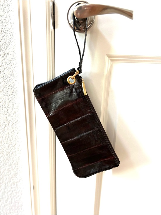 Vaneli Handbags - VTG VANELi Eel Skin Gold Hardware Leather Wristlet Wallet Clutch. Mob wife.